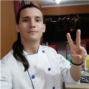 Cocinero con especialidad en cocina molecular. Y cocinero de cocina coreana